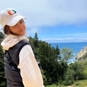 Meet your Posher, Lola